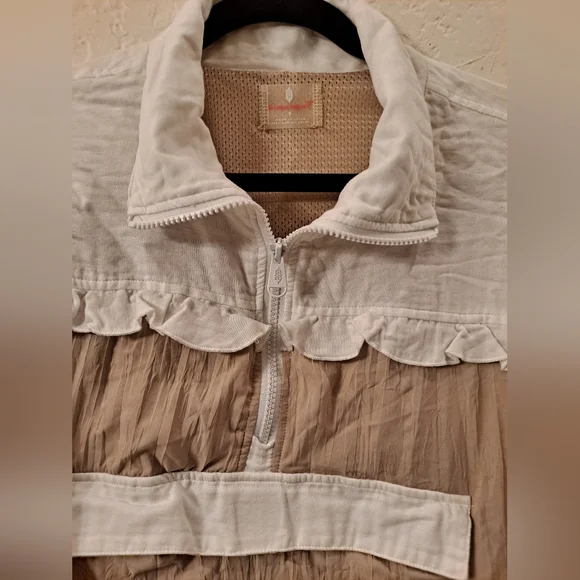 Free People Movement Women's Tan & White Lets Go Out Pullover Jacket Size Smal - Picture 3 of 13